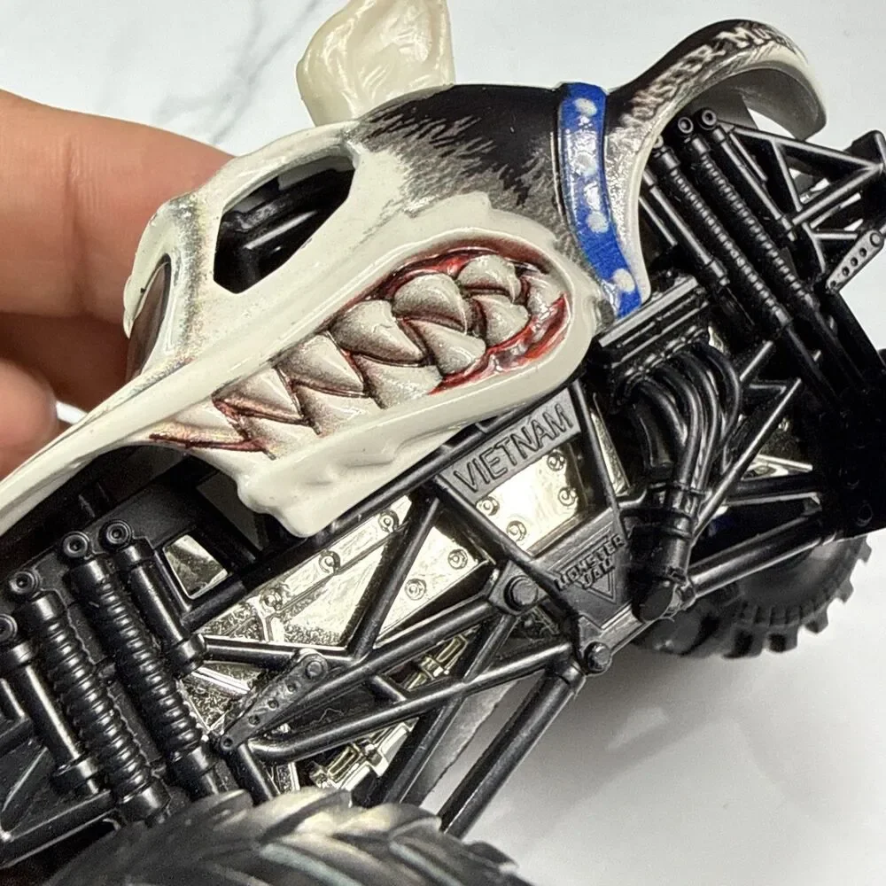 Hot Wheels Monster Jam Monster Mutt Dalmatian Truck 1/64 Diecast White EUC